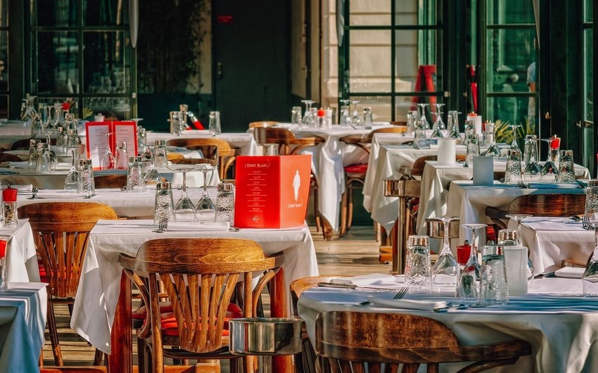 Bu gündən buster dozası olmayanlar restoran, hotel və ticarət mərkəzlərinə daxil ola bilməyəcək