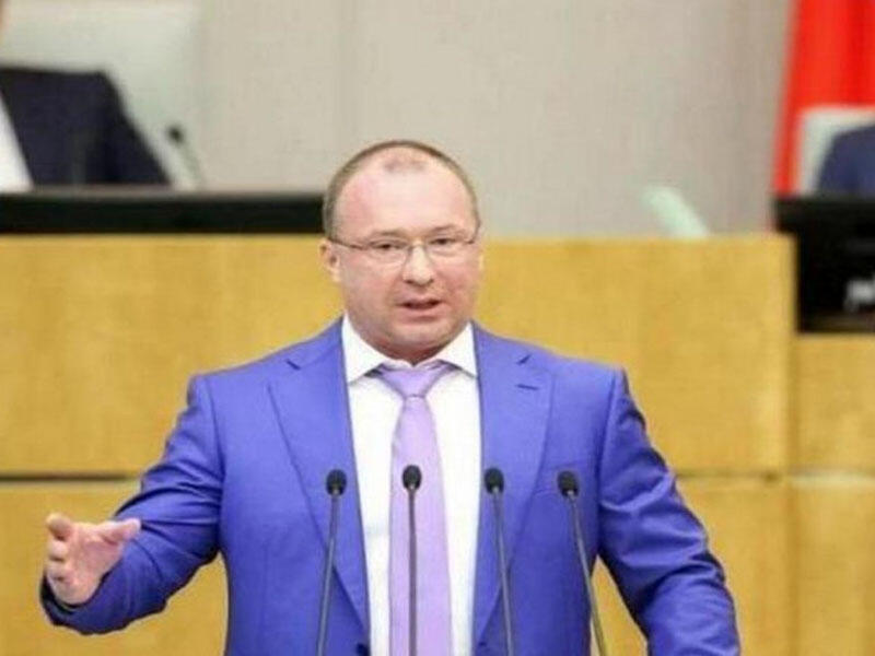 Jirinovskinin oğlu atasından danışdı: “Ancaq yaşa!”