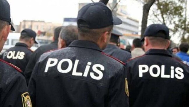 Azərbaycanda polis bıçaqlandı