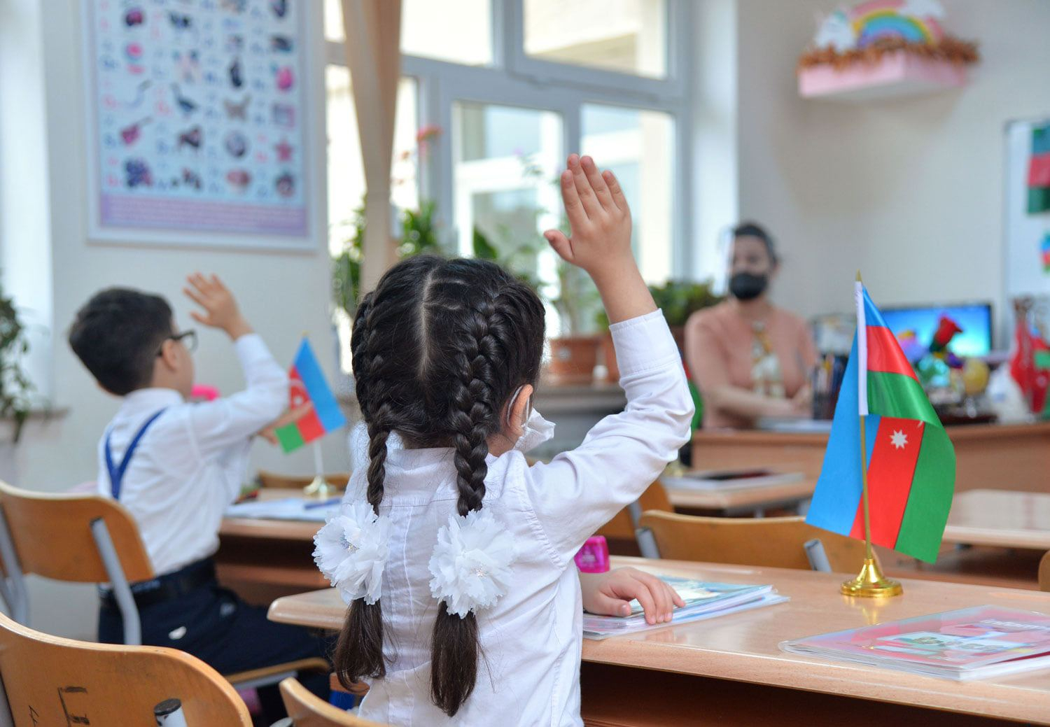 Koronavirusa görə bağlanan sinif və məktəblərin sayı AÇIQLANDI