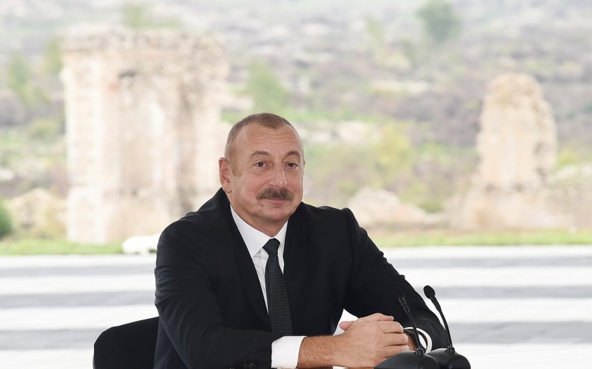 Azərbaycan Prezidenti Rusiya ilə münasibətlərdə rus dilinin vacibliyindən danışdı