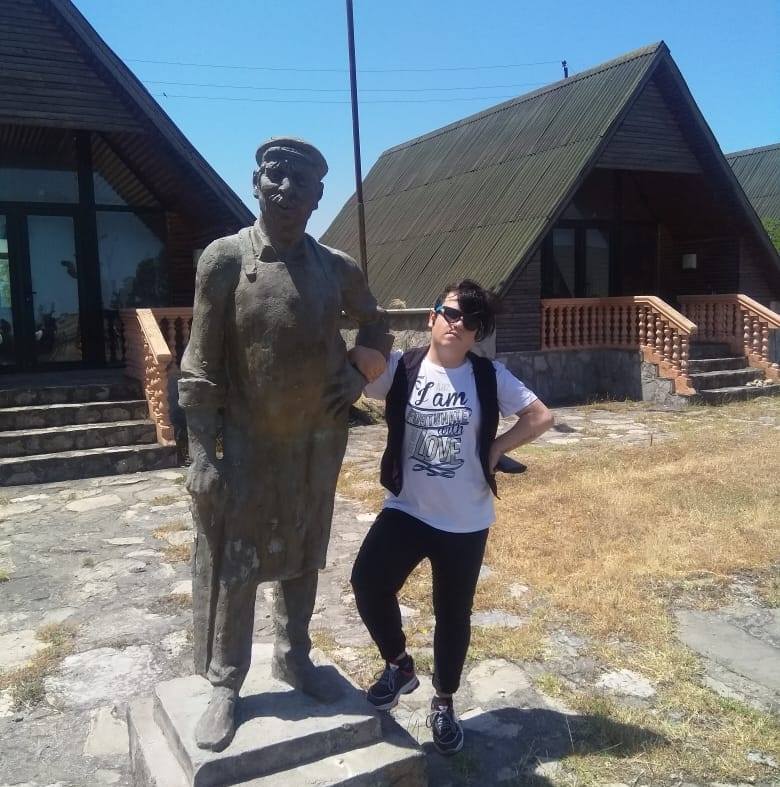 Bakıda tanınmış jurnalist öldürüldü - Başı kəsilib