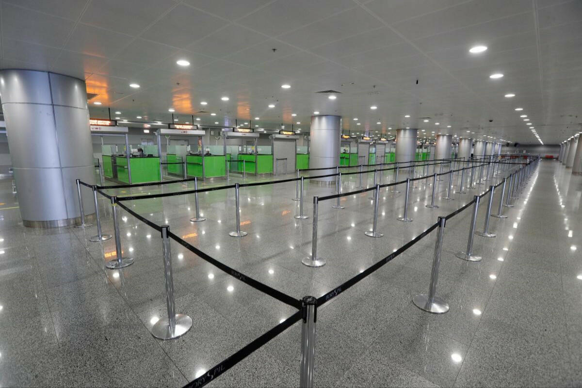 Kiyev aeroportu uçuşları dayandırdı