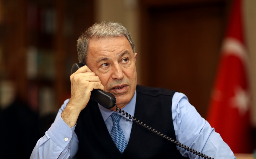 Türkiyə və Ukrayna müdafiə nazirləri arasında telefon danışığı oldu