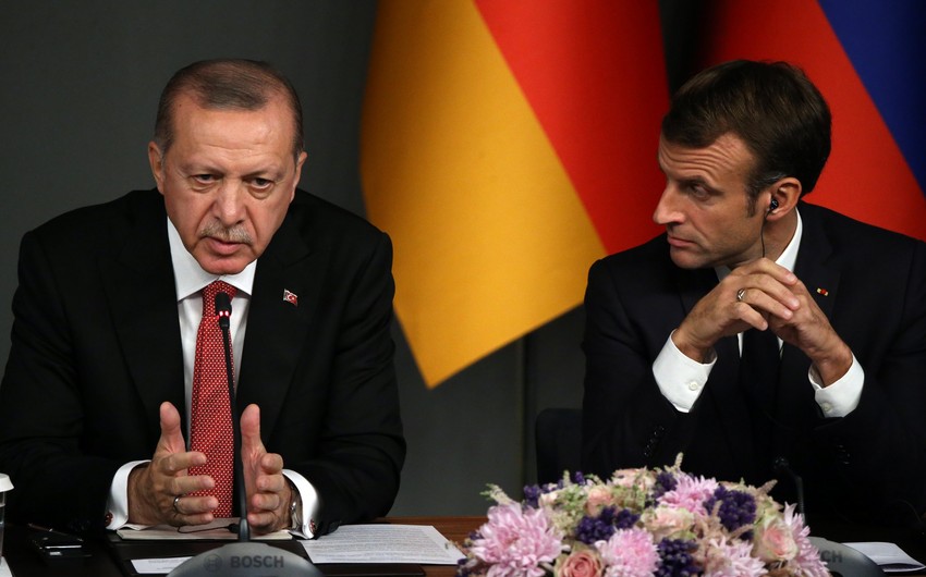 Ərdoğanla Makron Rusiyanın Ukraynaya hücumunu müzakirə etdilər
