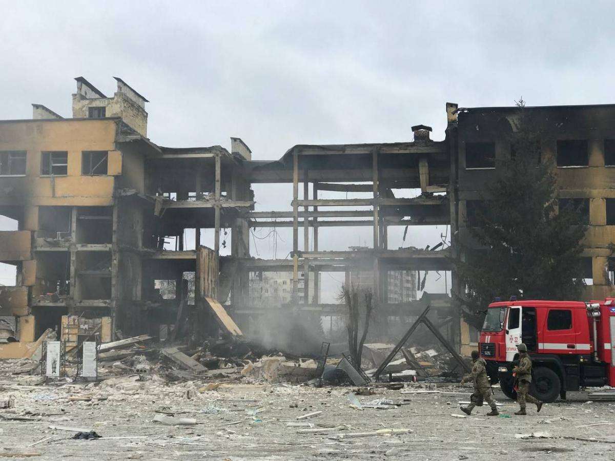 Rusiya Ukraynada hərbi hissəni bombaladı: 70 hərbçi öldü 