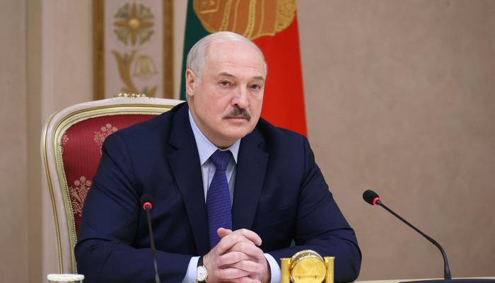 Lukaşenko Qərbə meydan oxudu: Təxribatlarınızı gözləyirik
