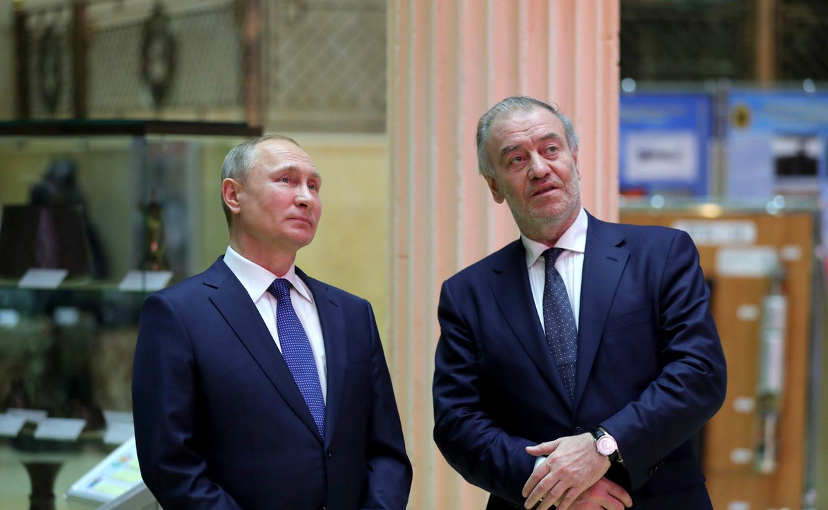 24 saat vaxt verilən Putinin dostu işdən çıxarıldı