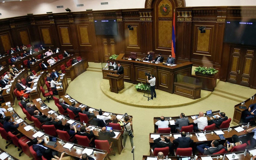 Ermənistanda ilk turda yeni prezidenti seçmək mümkün olmadı