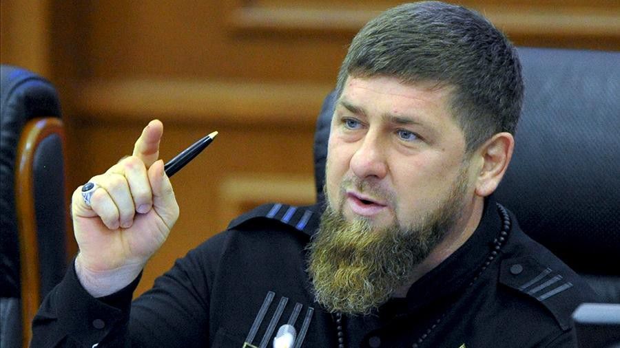 Ramzan Kadırov: "Zelenski hakimiyyəti təhvil verməlidir"