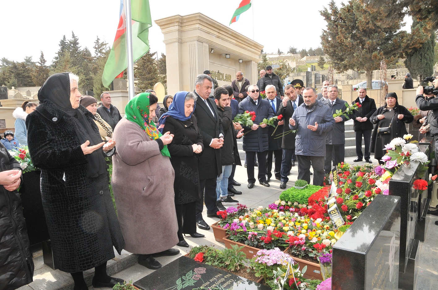 Abşeron rayonunda Vətən Müharibəsi şəhidlərinin xatirəsi ehtiramla yad edildi - FOTOLAR