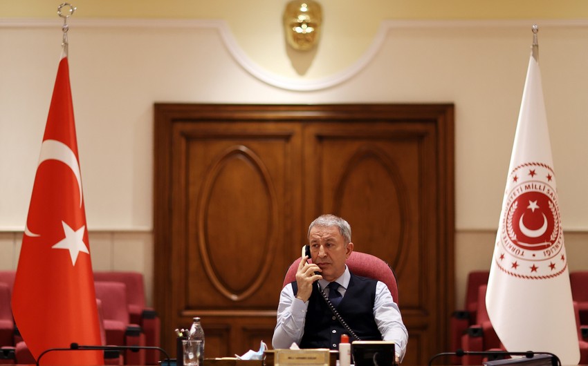Türkiyə və Ukraynanın müdafiə nazirləri humanitar dəhlizlər barədə danışdı
