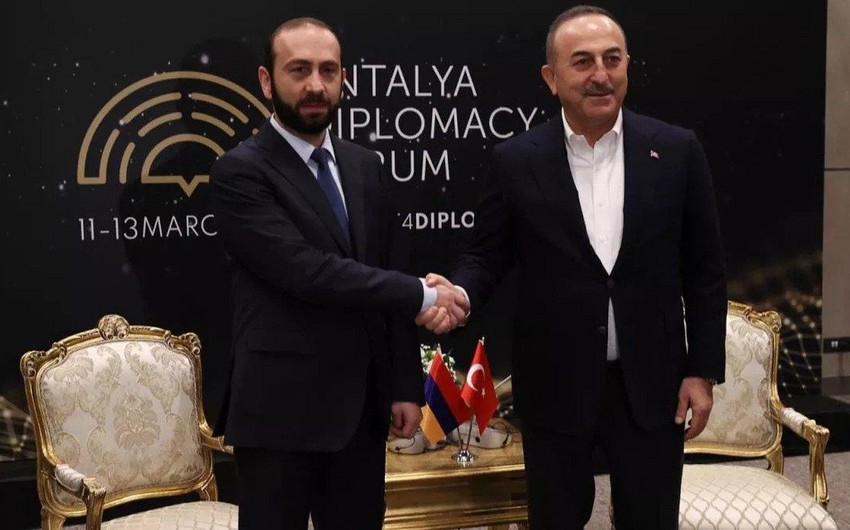 Türkiyə və Ermənistan xarici işlər nazirləri arasında görüş oldu