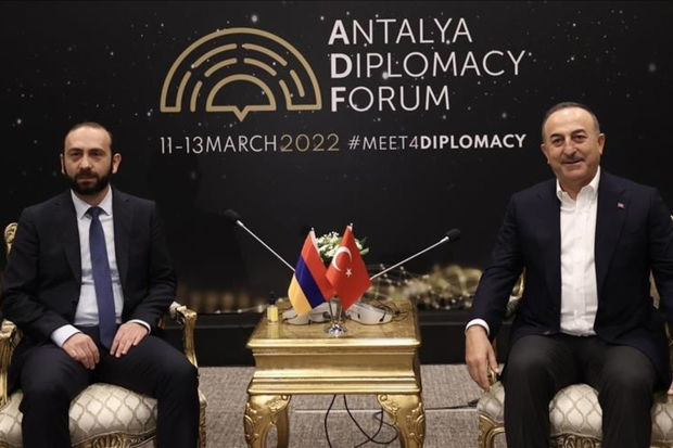 Çavuşoğlu Mirzoyanla görüşündən danışdı: “Regionda sülhün olması hər birimizin xeyrinədir”
