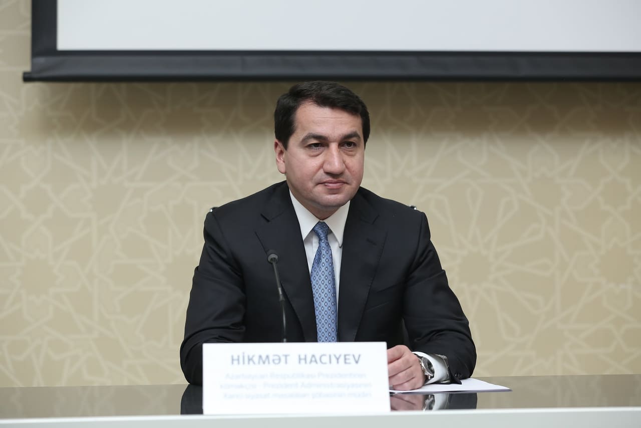 Hikmət Hacıyev: "Azərbaycan Rusiya-Ukrayna görüşünə ev sahibliyi etməyə hazırdır"