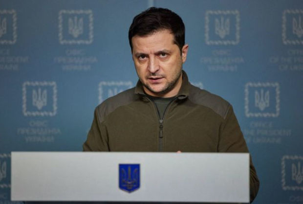 Zelenski: “Rusiyalı hərbçilər artıq tək-tək deyil, qrup halında əsir düşürlər”