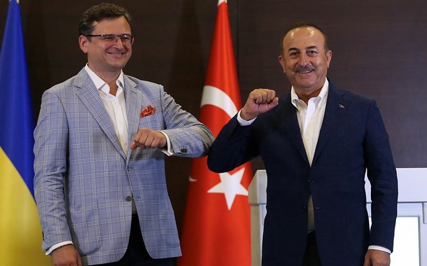 Türkiyə və Ukrayna XİN başçıları telefonla danışıb