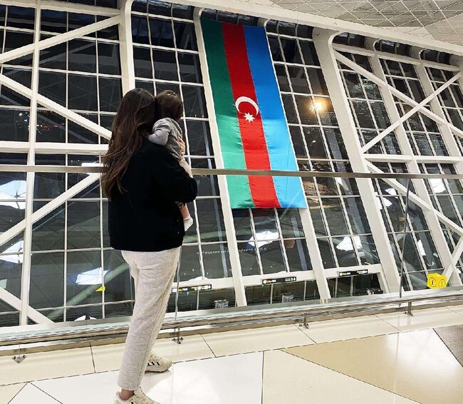 Bakı bizi sevindirmədi, ürəyimizi açmadı' - Məşhur aparıcı Azərbaycandan getdi