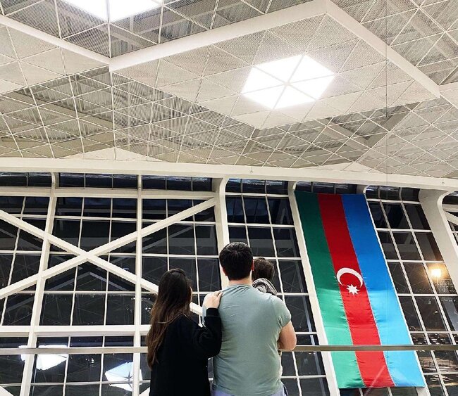 Bakı bizi sevindirmədi, ürəyimizi açmadı' - Məşhur aparıcı Azərbaycandan getdi