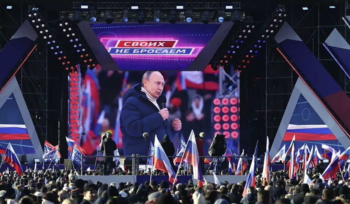 Putinin çıxışı zamanı yayım dayandırıldı, Qazmanovun ifası səsləndi - VİDEO