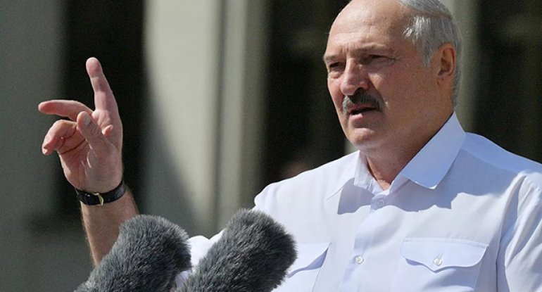 Bir telefon zəngi Ukraynadakı müharibəni bitirə bilər - Lukaşenko