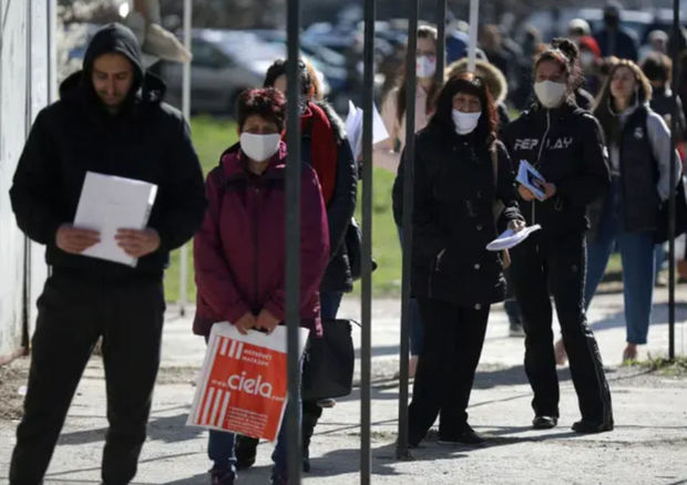 Bu ölkə koronavirus pasportunu ləğv edir