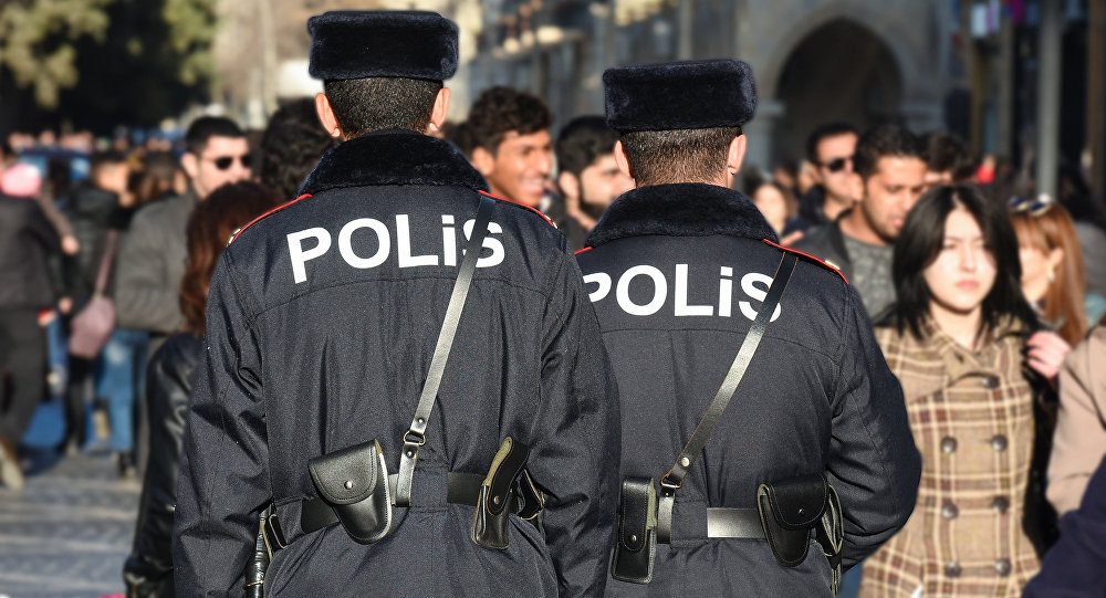 Məhkəmə narkotik satan sabiq polis mayorunu azadlığa buraxdı