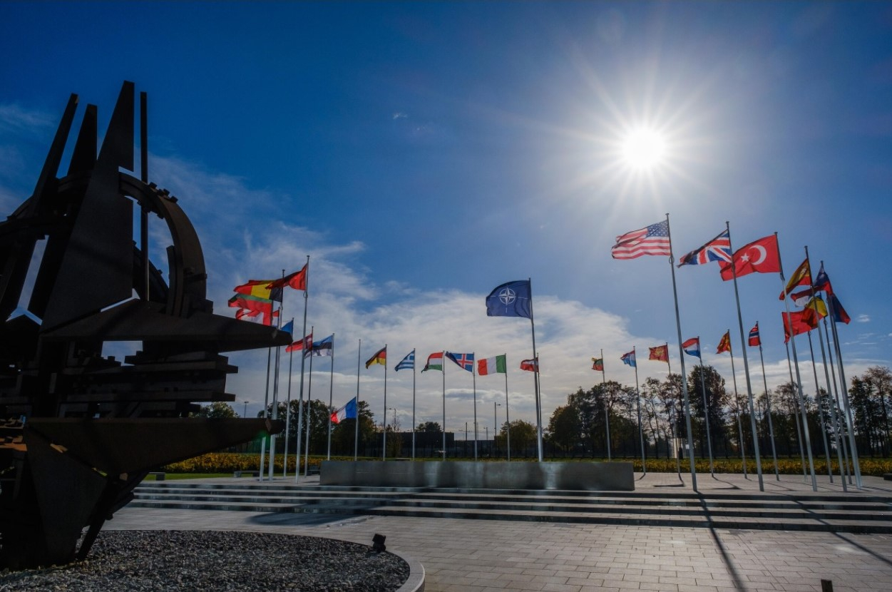 NATO-nun fövqəladə sammiti başladı - FOTO