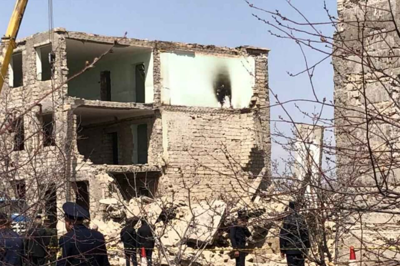 Naxçıvanda məktəbin çökməsi nəticəsində 3 nəfər ölüb, yaralı var 