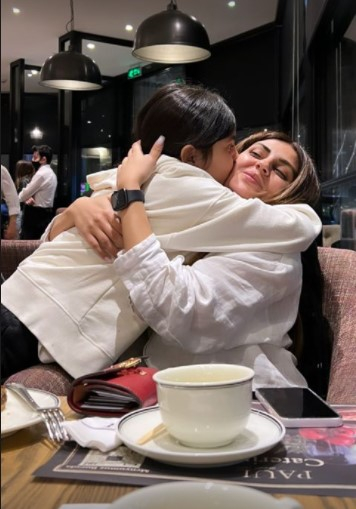 Gülay Zeynallı anası və qızı ilə görüntülərini paylaşdı - FOTO