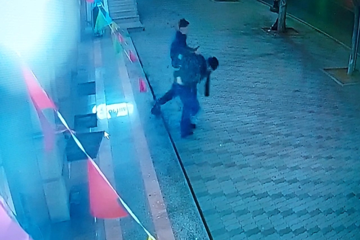 Mağazadan oğurluq etmək istəyən şəxs cinayət başında tutulub