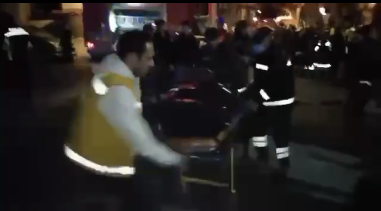 Partlayışda ölən şəxs ərazidən belə çıxarıldı - VİDEO