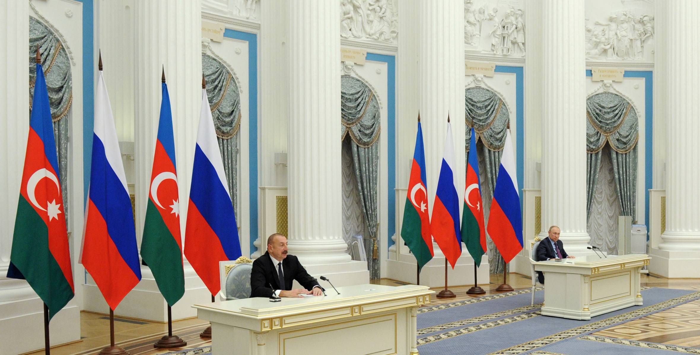 Vladimir Putin İlham Əliyevi təbrik etdi