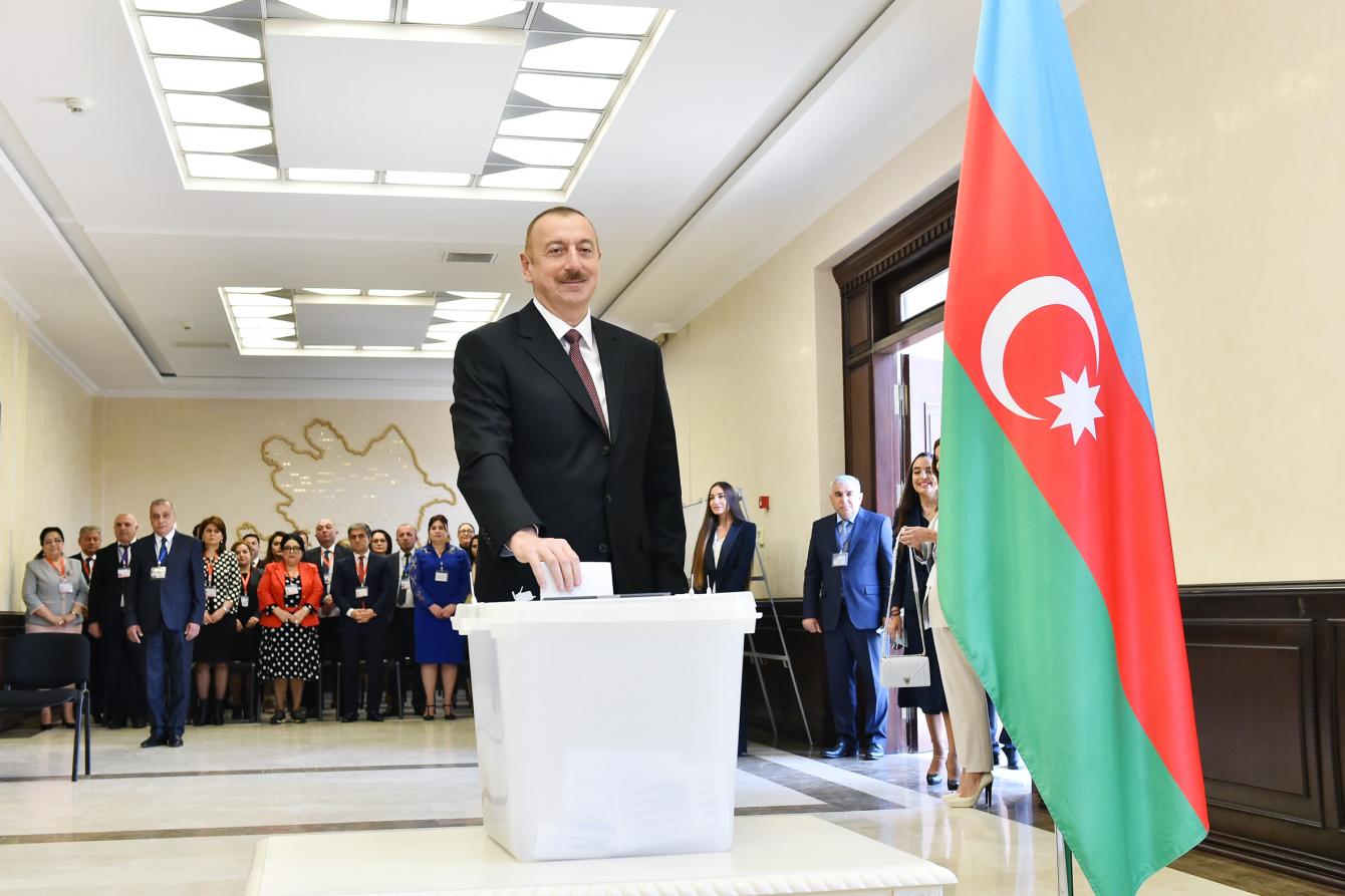 Uğurlu addımları ilə Zəfər gətirən Müzəffər Ali Baş Komandan