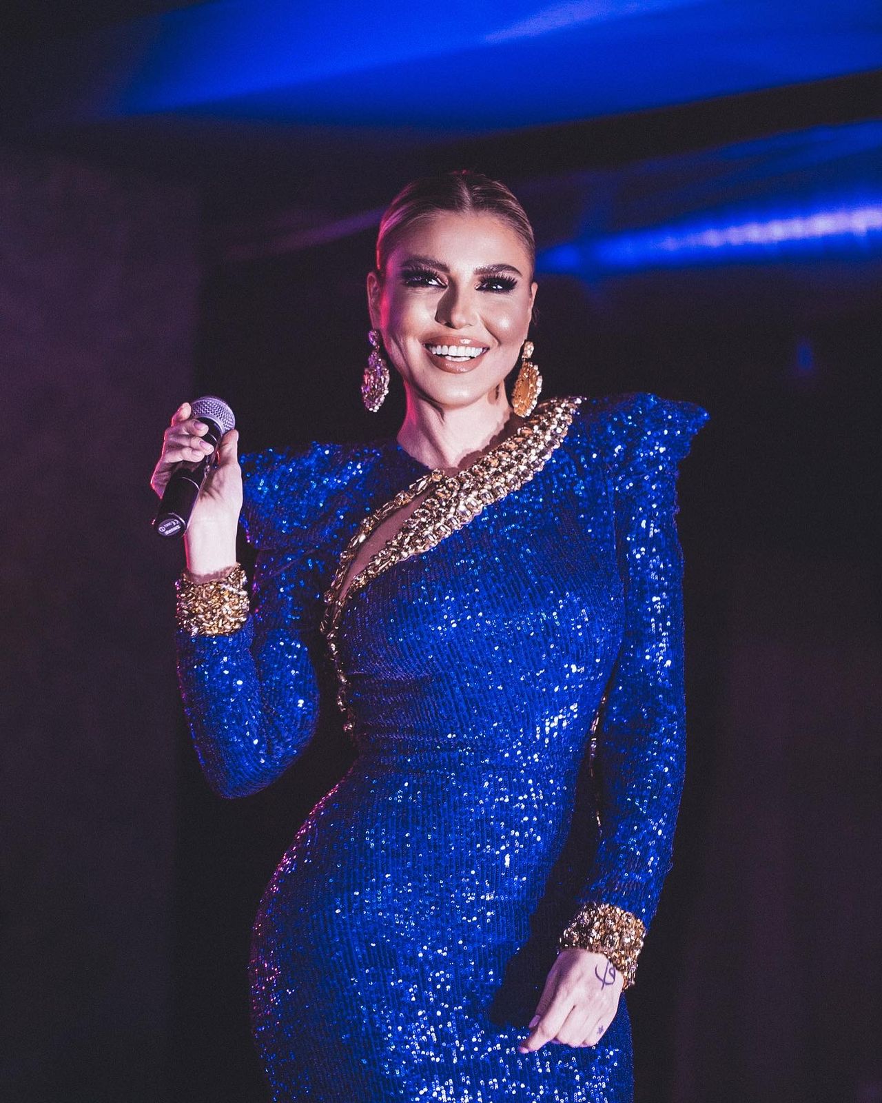 Gülben Ergenin konsertində təşəkkür etdiyi azərbaycanlı kimdir? – FOTOLAR