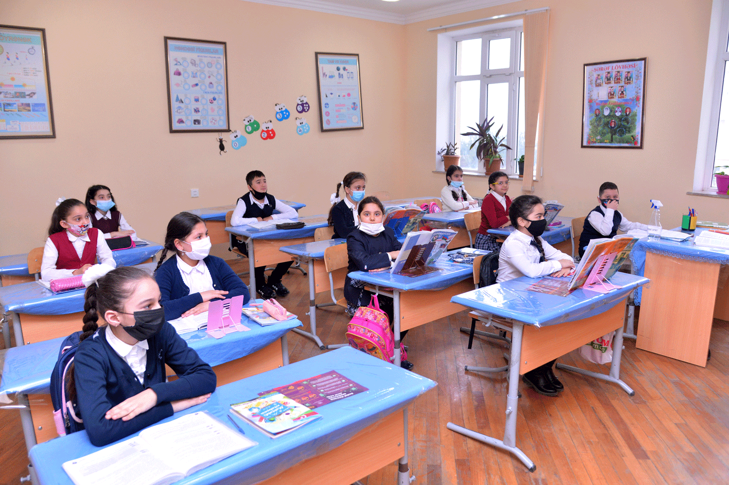 Azərbaycanda koronavirusa görə bağlanan bütün məktəblər açıldı - RƏSMİ