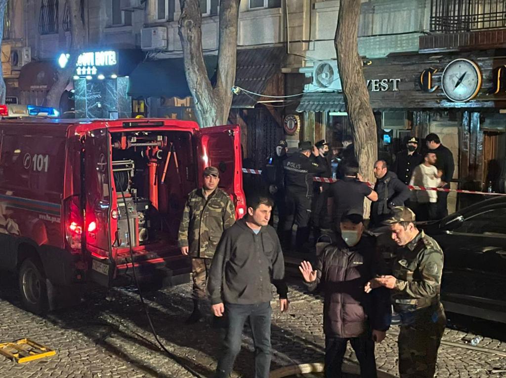 Location Baku'da yaralanan gənc qız vəfat etdi - RƏSMİ