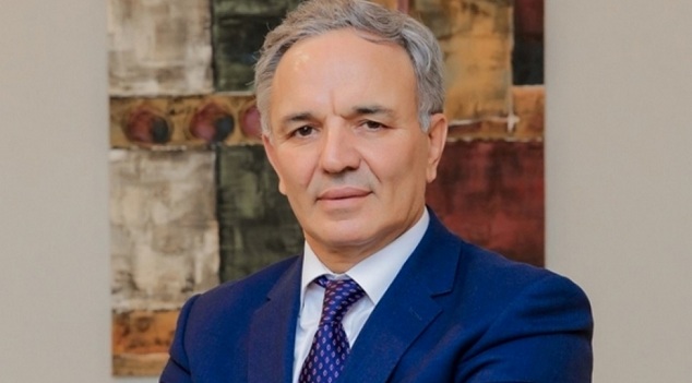 “Medianın cərimələnməsini istəmək heç kəsə fayda gətirməyib” — Əflatun Amaşov iş adamının hərəkətini pislədi