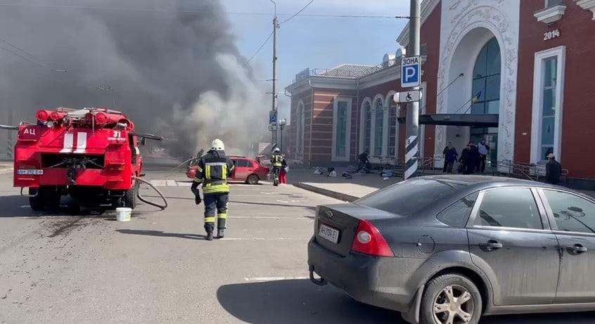 Rusiya dəmiryolu vağzalını vurdu: 30 ölü, 100 yaralı 