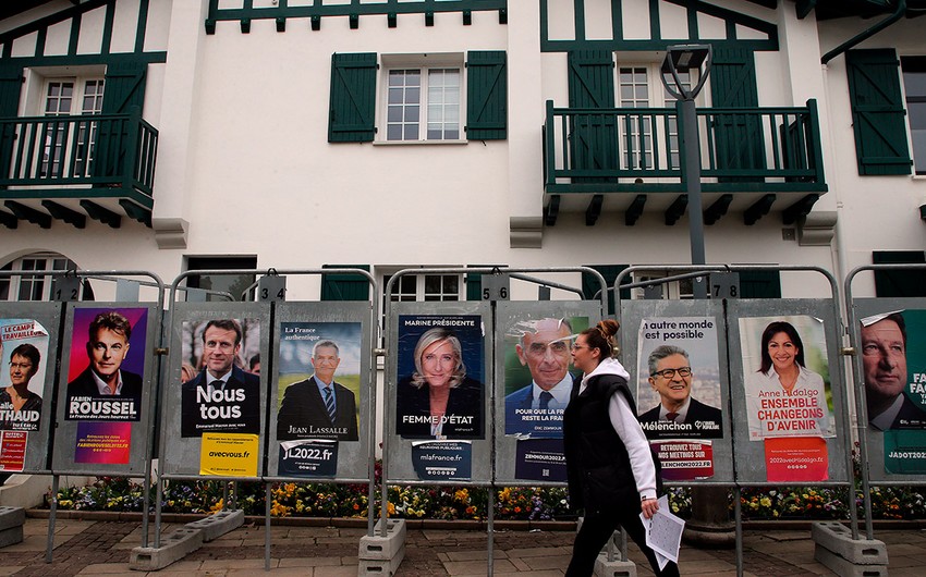 Fransada keçirilən prezident seçkilərinin ilkin nəticələri açıqlandı