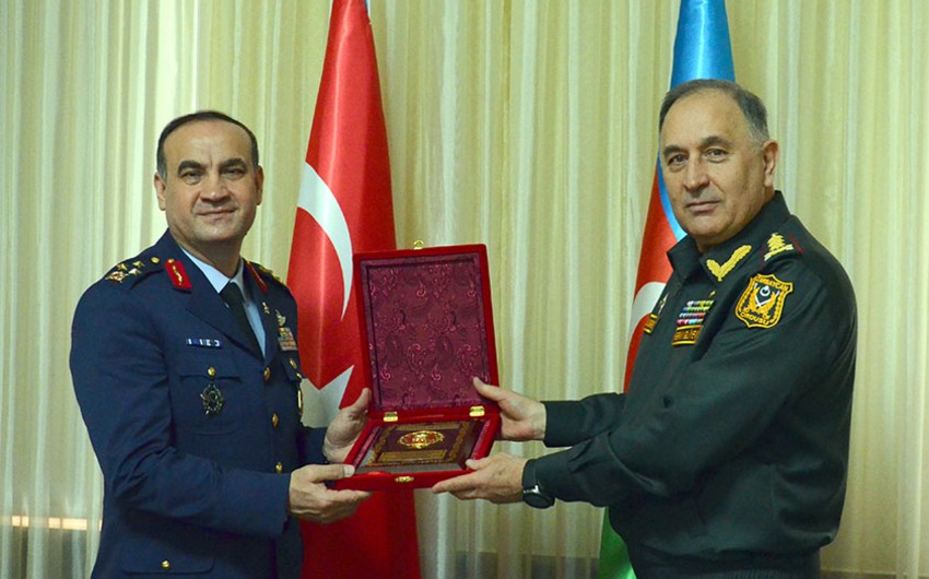 Azərbaycan Ordusunun Baş Qərargah rəisi türkiyəli nümayəndə heyəti ilə görüşdü