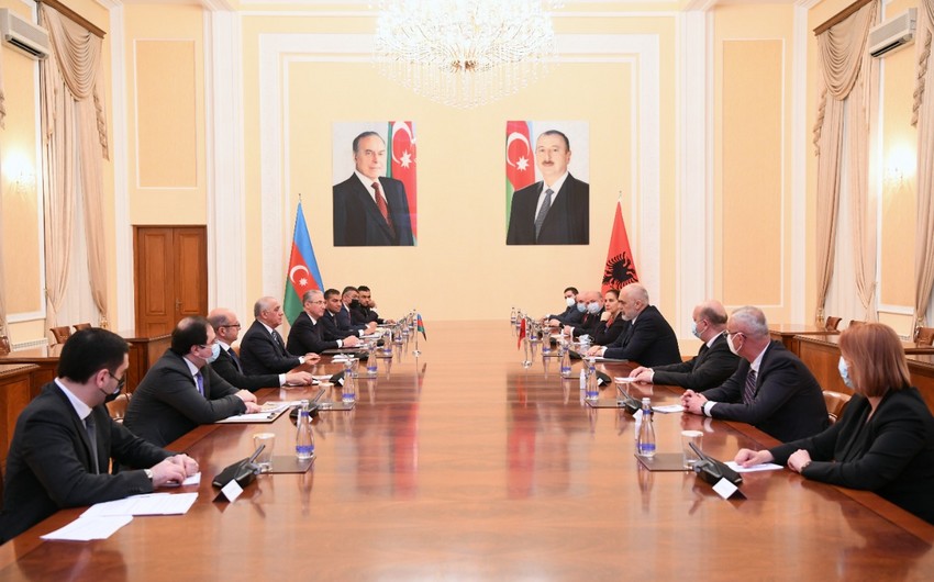Əli Əsədov Albaniyanın Baş naziri Edi Rama ilə görüşdü