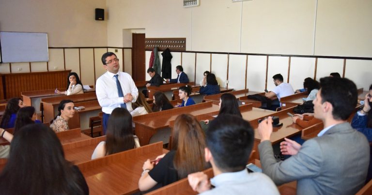 Əhməd İsmayılovla BDU-nun Jurnalistika fakültəsinin tələbələri arasında görüş keçirilib - FOTO