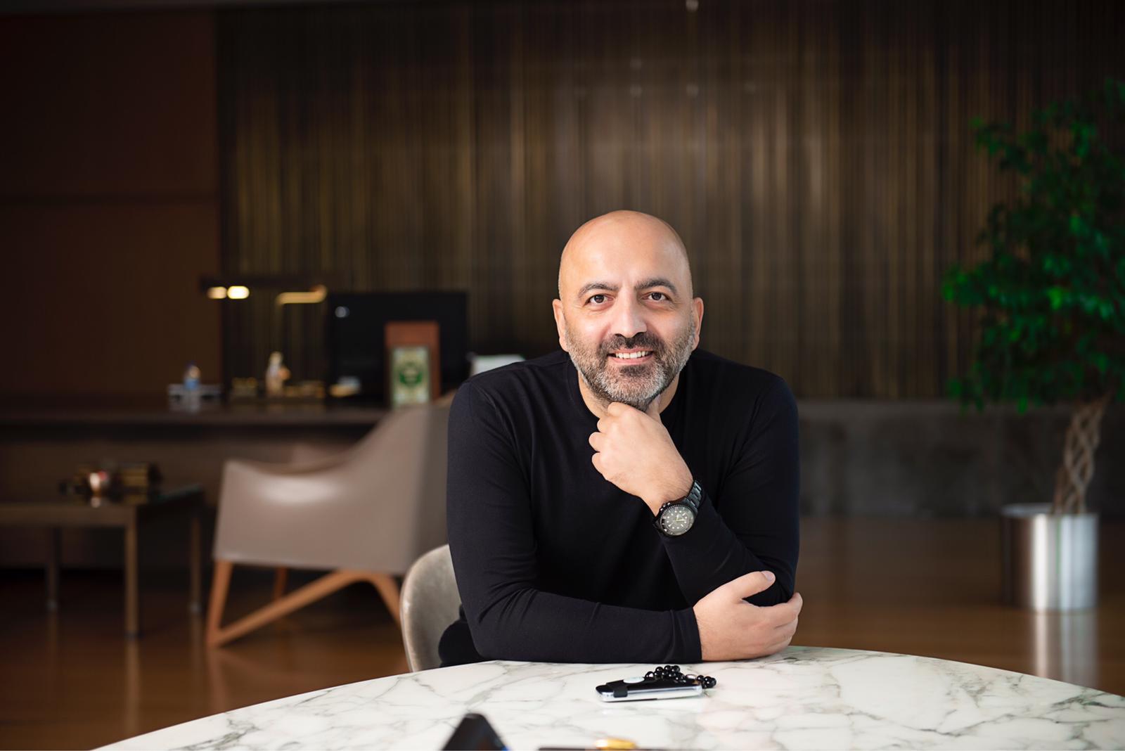 "Söyüş müxalifəti”nə dəstək, separatçılarla işbirliyi, Azərbaycan düşmənçiliyi - O adamları Mübariz Mənsimovla nə bağlayır?