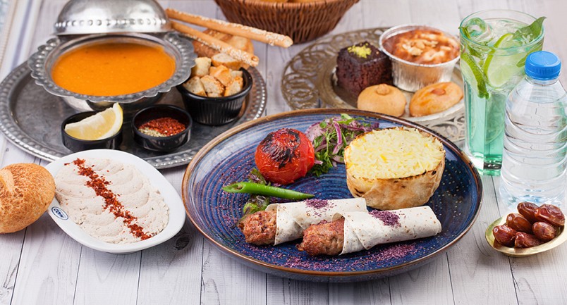Azərbaycanda restoranların "iftar" tələsi - Menyudan seçimə icazə verilmədikdə müştəri nə etməlidir?