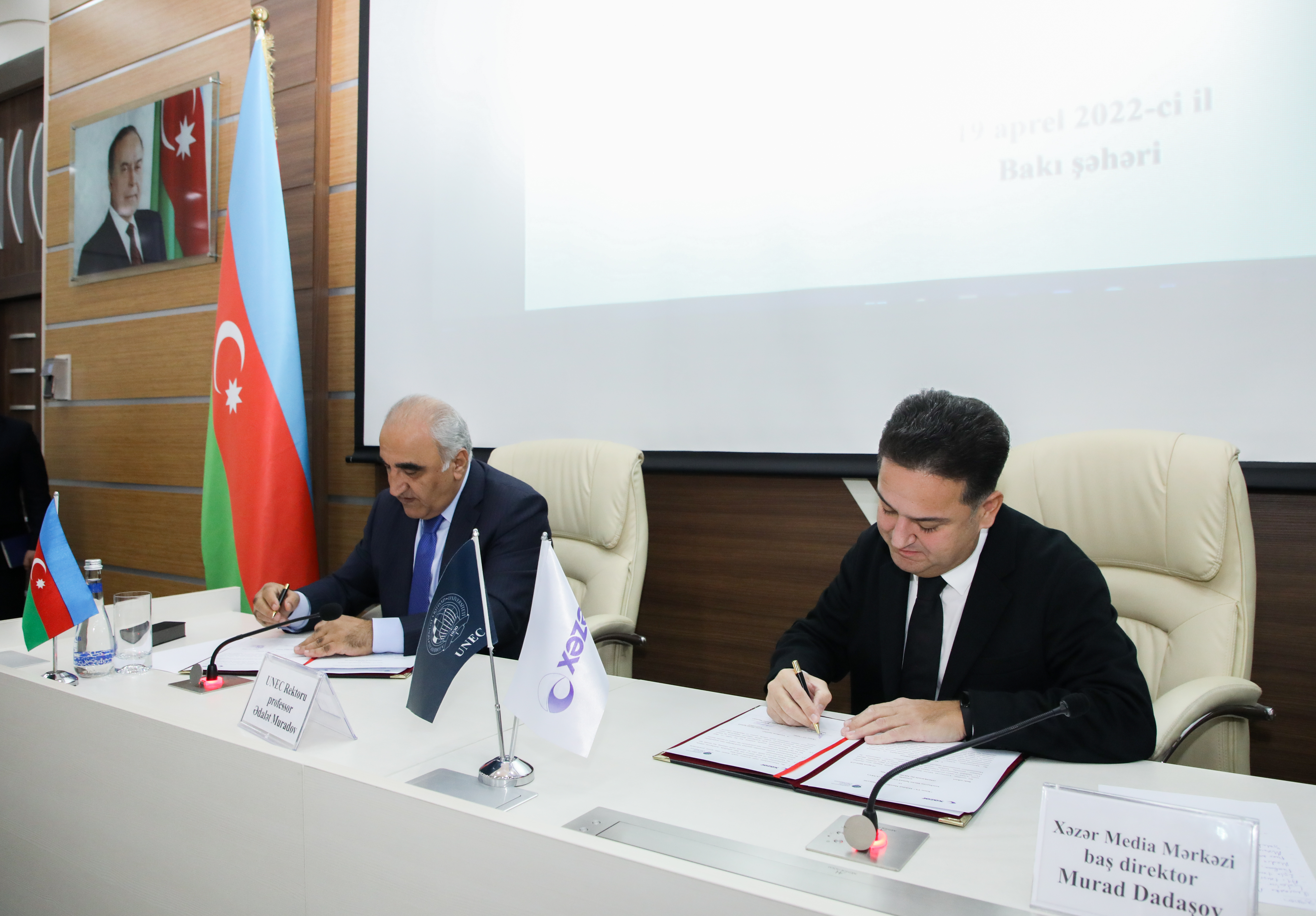UNEC - lə 'Xəzər Media Mərkəzi' arasında əməkdaşlıq memorandumu imzalandı - FOTOLAR