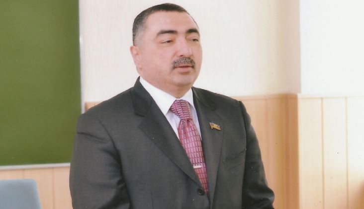 Deputat: “Bəzi məmurlar büdcə pullarını xımır-xımır yeyir”