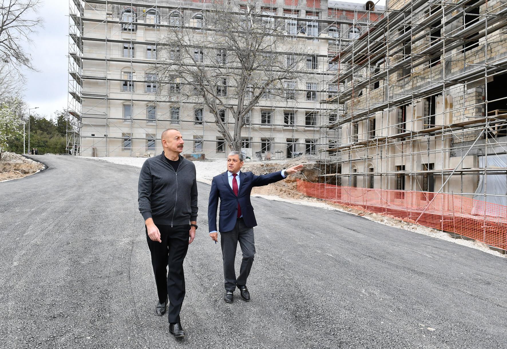 Prezident Şuşada inzibati binanın tikintisi ilə tanış oldu - FOTO