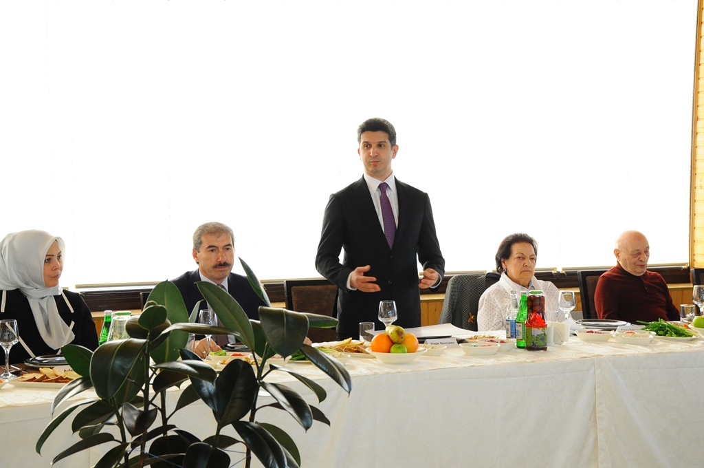 Naftalanda iftar süfrəsi açılıb - FOTOLAR