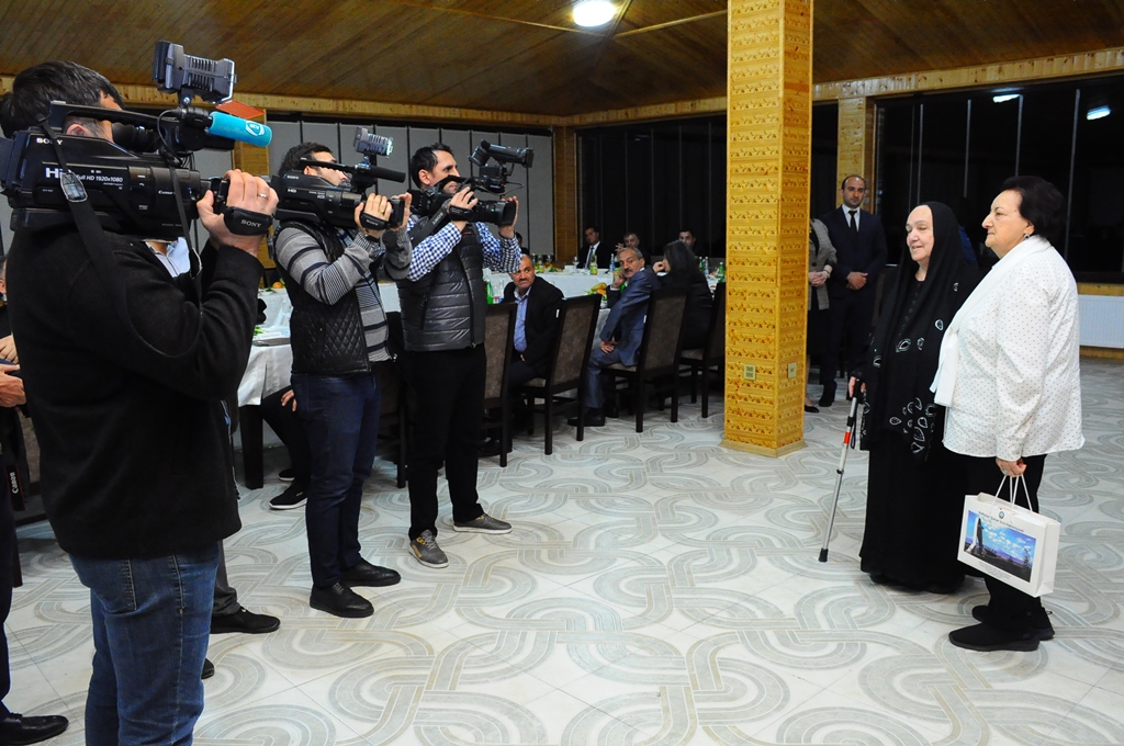 Naftalanda iftar süfrəsi açılıb - FOTOLAR